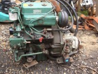 Motor Marino Volvo Penta 2000 Diesel completo con reductora 950 horas